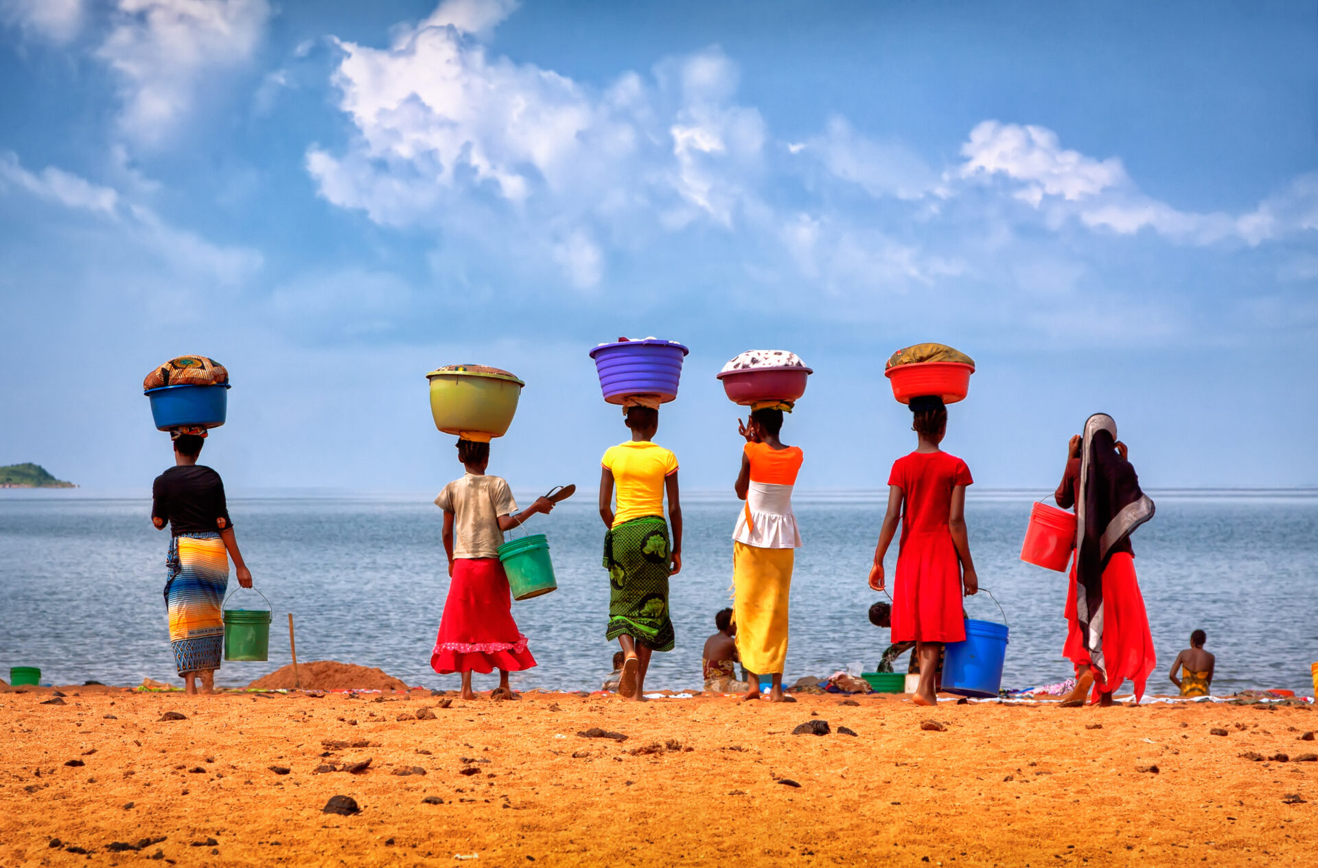 Tanzania,,tanganyika,lake,,january'28'12,.the,women,came,to,the,laundry